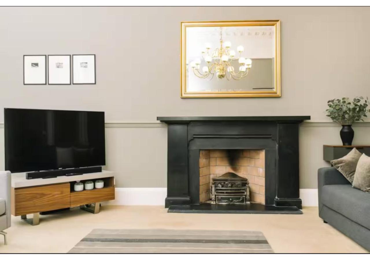 Joivy Palmerston Place Residence - Luxury City Centre Apt With Private Parking Edinburgh Exterior photo