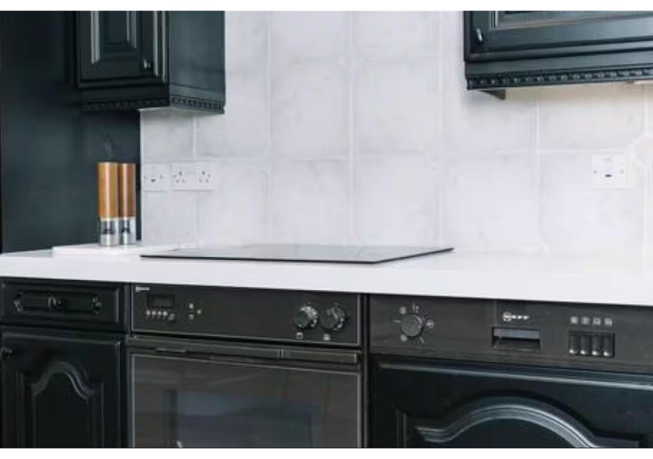 Joivy Palmerston Place Residence - Luxury City Centre Apt With Private Parking Edinburgh Exterior photo